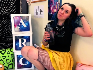 Newbie Webcam Teen Masturbates And Teases