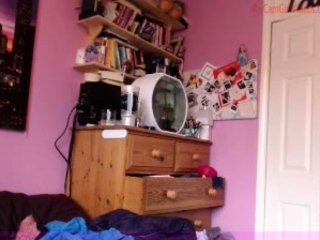 Novice Webcam Cute Teen Performs Solo with Massive Dildo