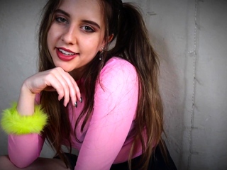 Brunette Solo Webcam Masturbation