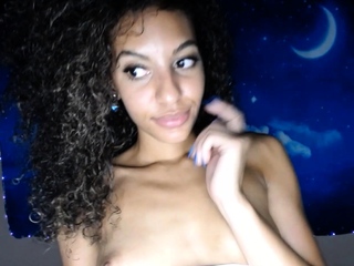 Love Chat Massive Boobs Brunette Masturbating For Cam