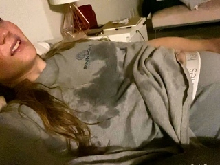 Shut up novice magnificence makes use of her toy to masturbates