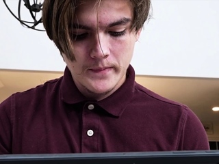 Sizzling intercourse robotic doll seems to be like Alyx Star