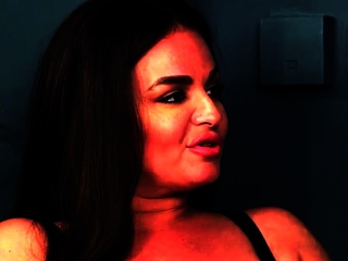 Voyeur busty MILF leads wanker to cum