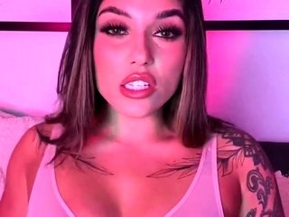 Brunette solo honey reveals her masturbating expertise