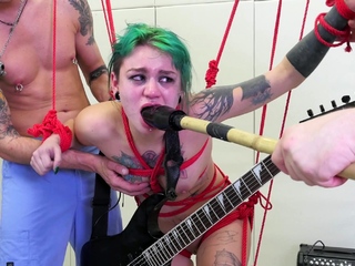 Lesbo threesome toying pussy open air