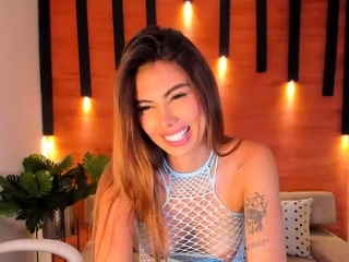 Novice candy blonde babe sucking cock