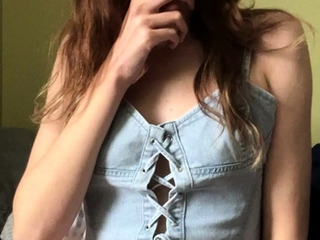 Small titted babe toys her pussy on webcam