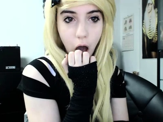 Small titted babe toys her pussy on webcam