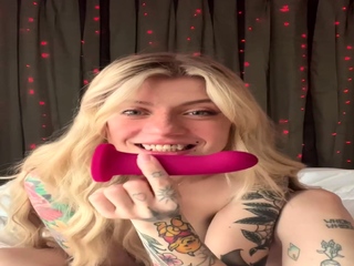 Beginner blonde girlfriend toyed and facialized