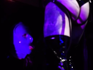 Beginner fetish huge booty bitch using together with her bum