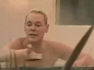 Brigitte Nielsen NUE dans Massive Brother